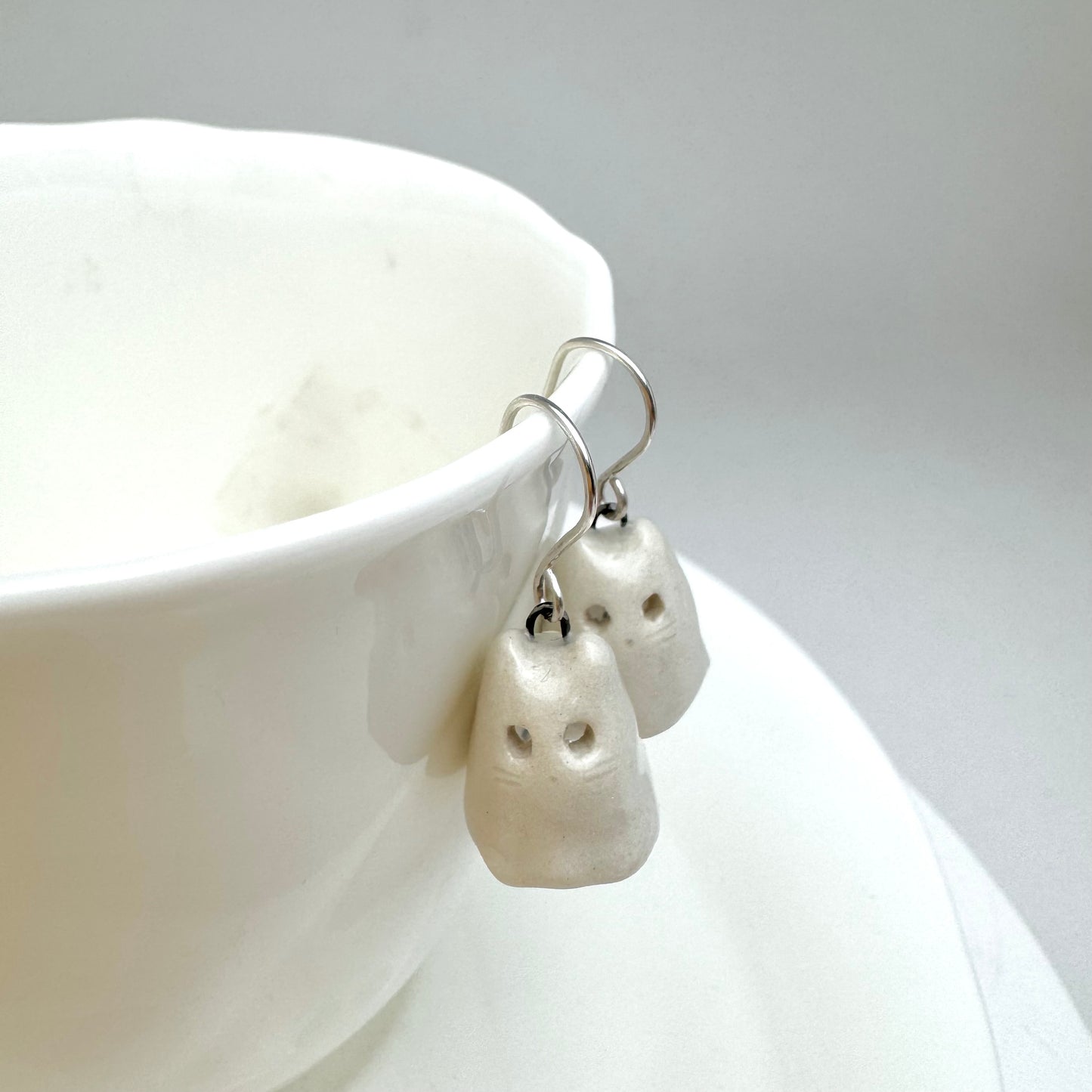 Hollow Kitty Ghost Earrings