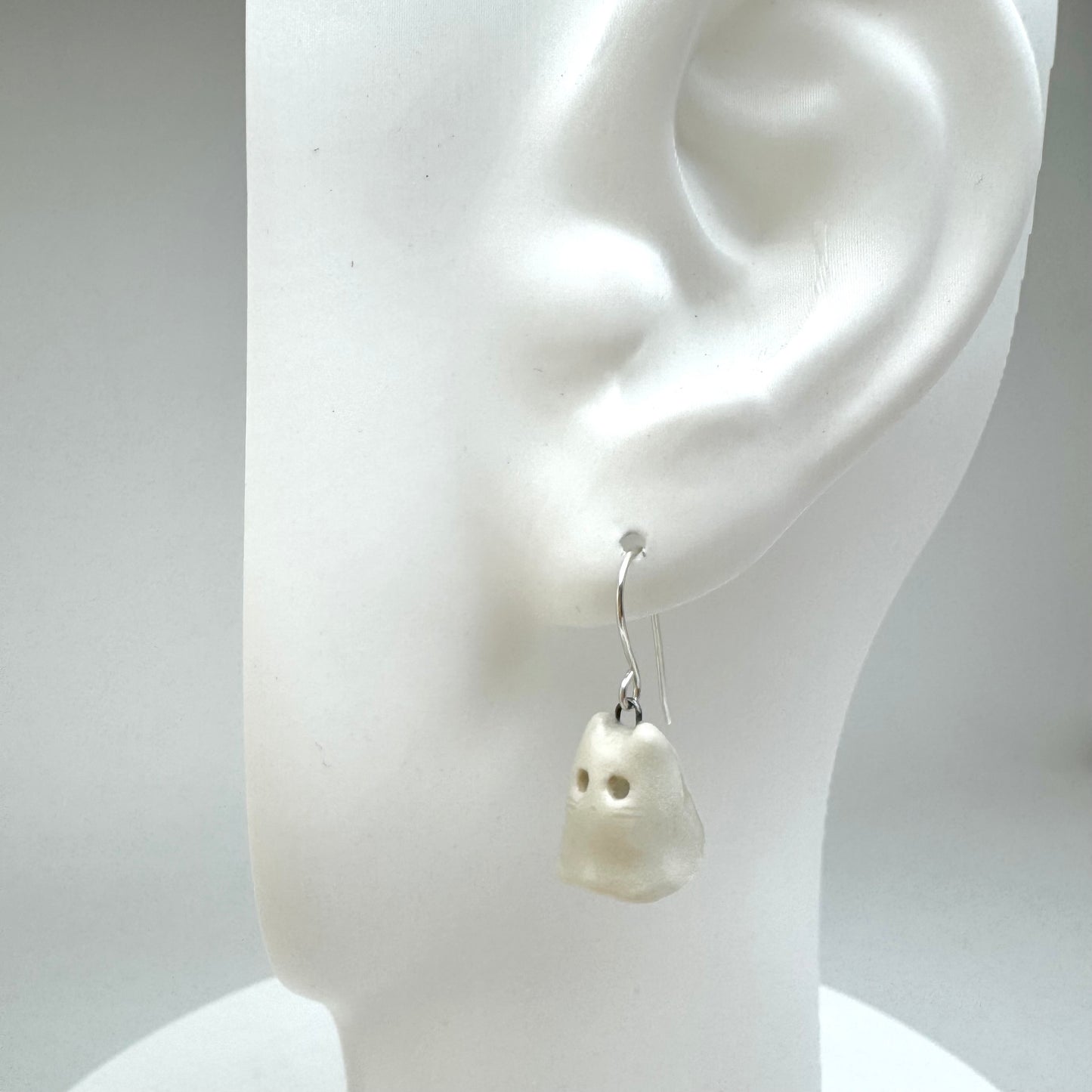 Hollow Kitty Ghost Earrings