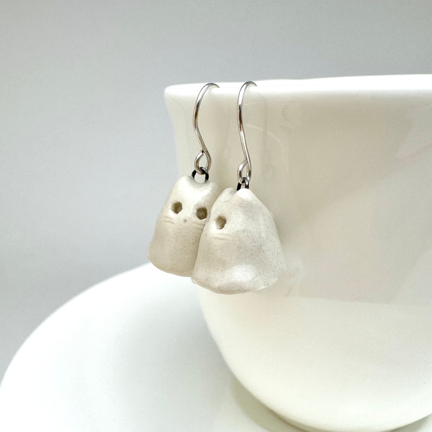 Hollow Kitty Ghost Earrings