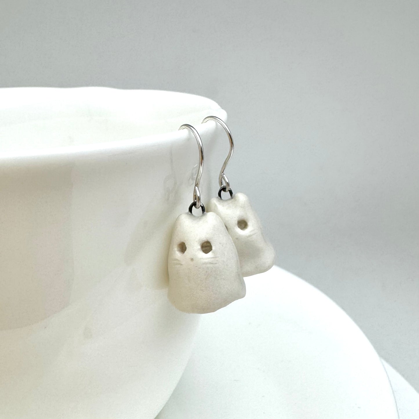 Hollow Kitty Ghost Earrings
