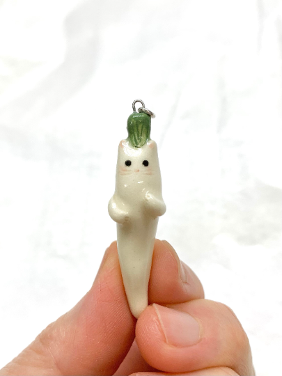 Daikon Cat Necklace