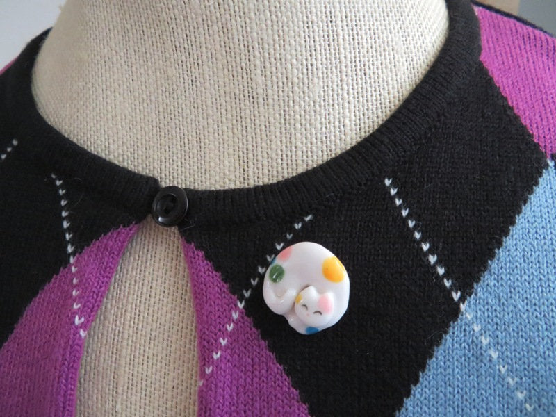 Round Cat Brooch
