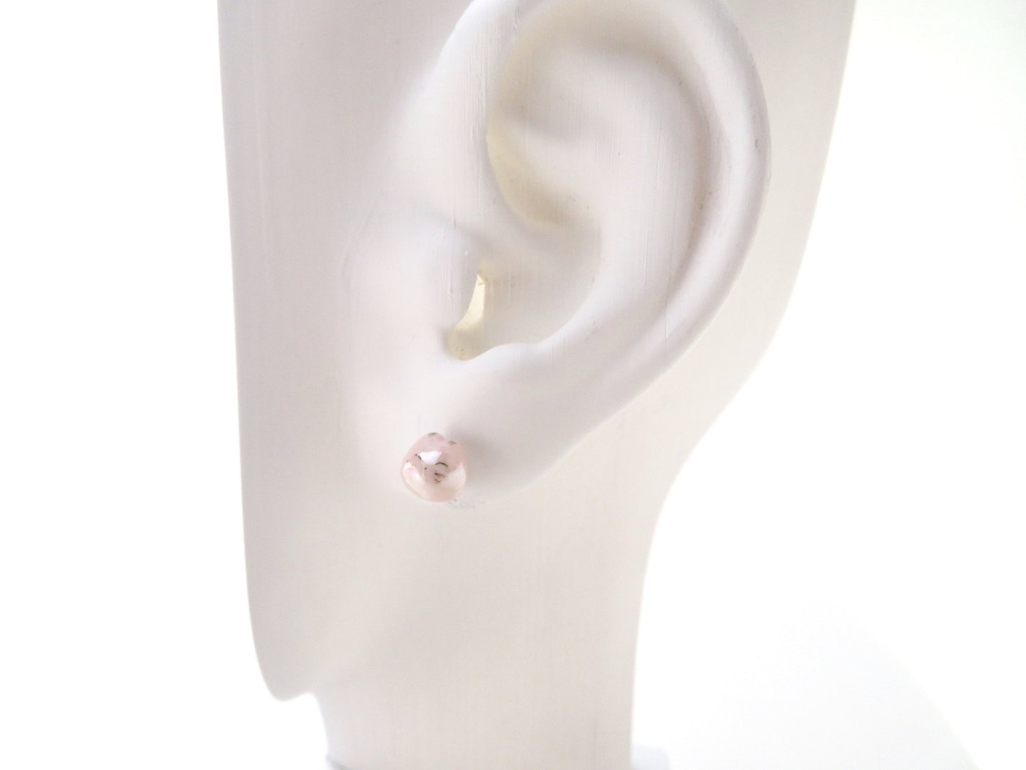 Pearly Cat Stud Earrings