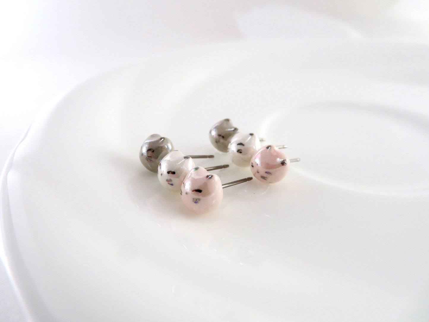 Pearly Cat Stud Earrings