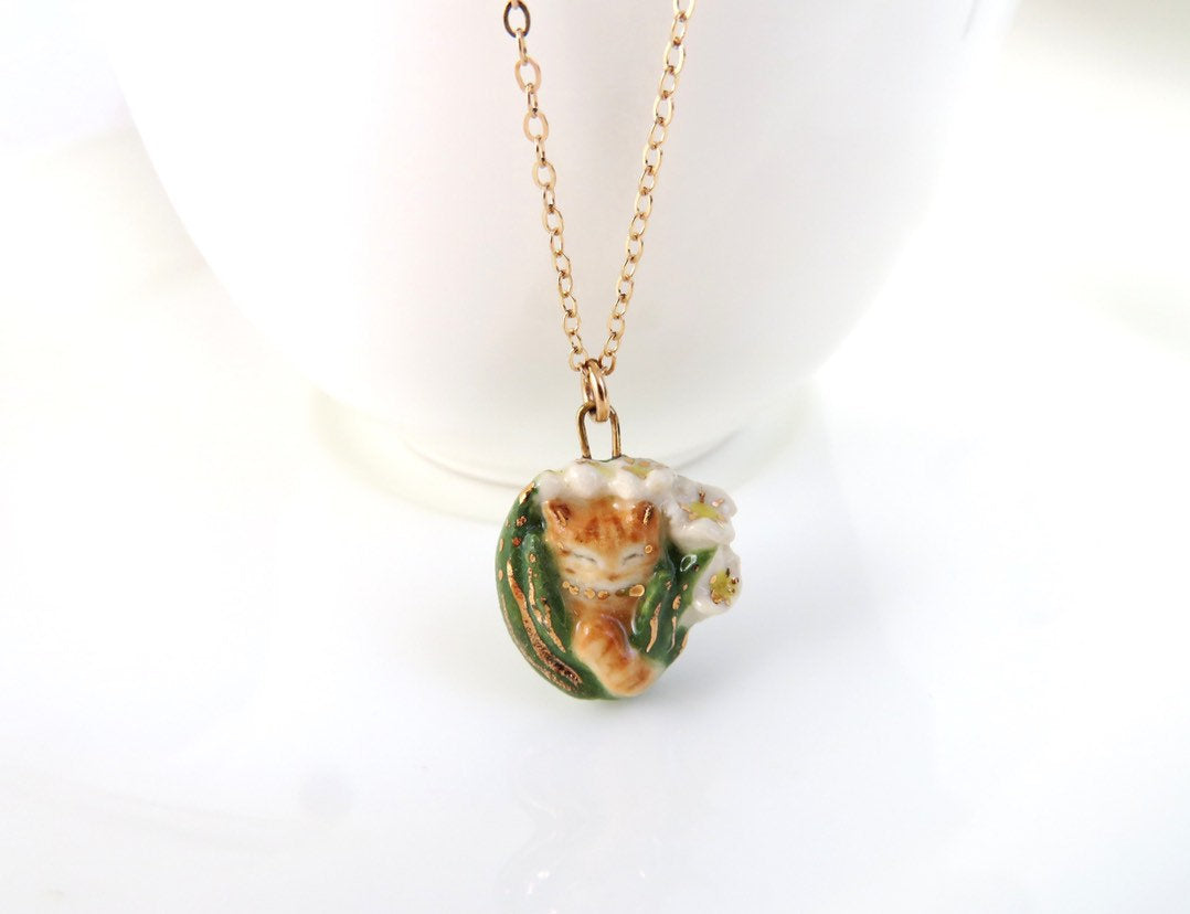 Orange Tabby Flower Necklace