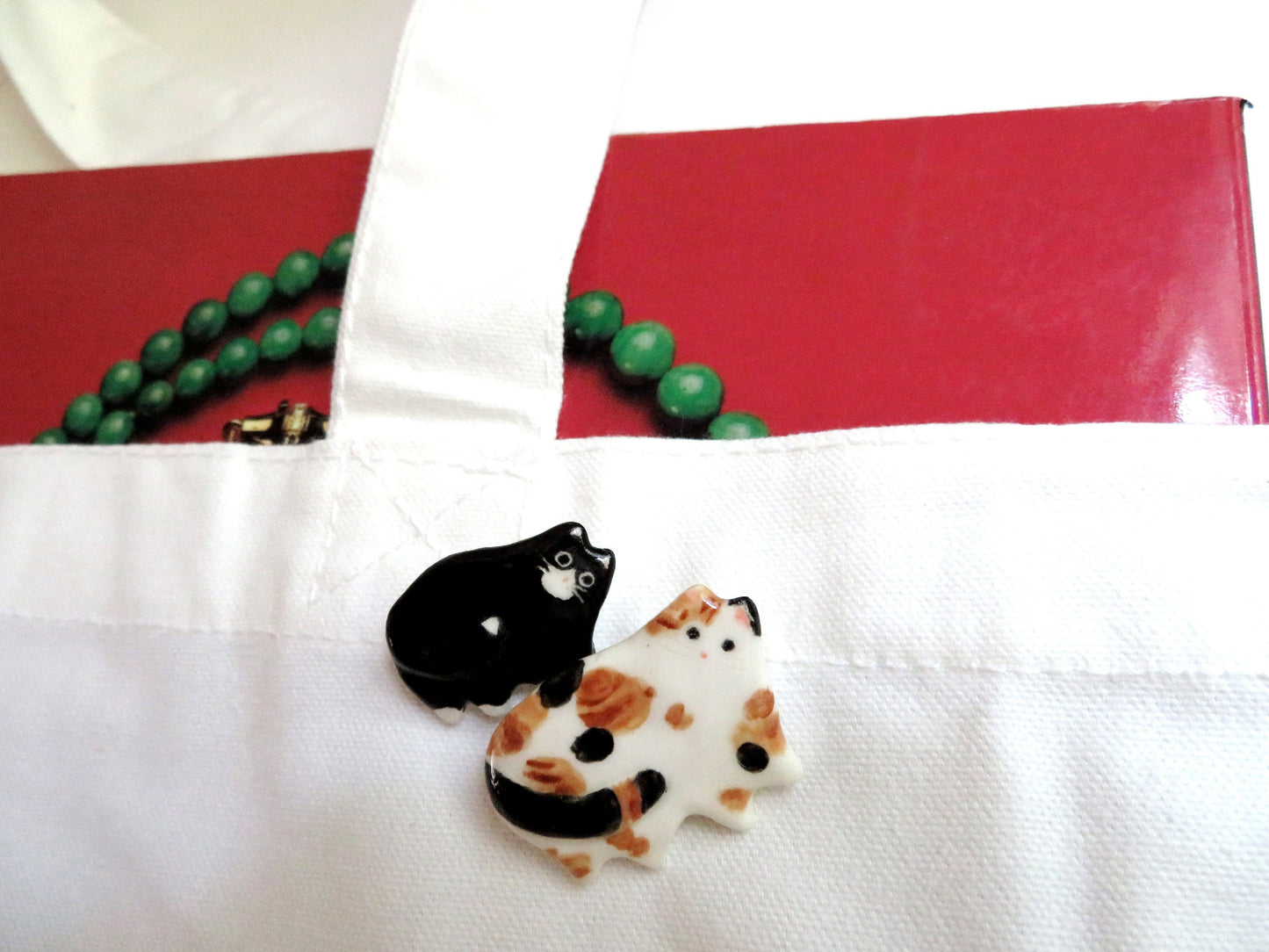 Flat Cat Brooch