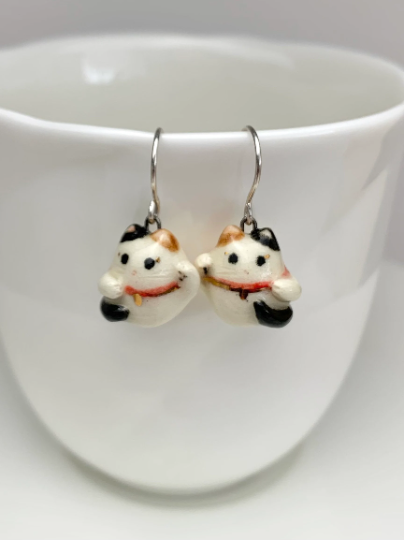 Maneki Neko Dangle Earrings
