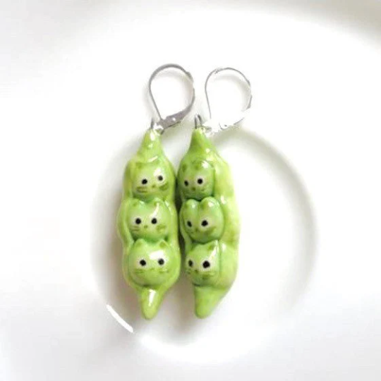 Pea Pod Cat Necklace
