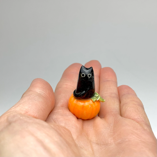 Black Cat Pumpkin Mini Figurine