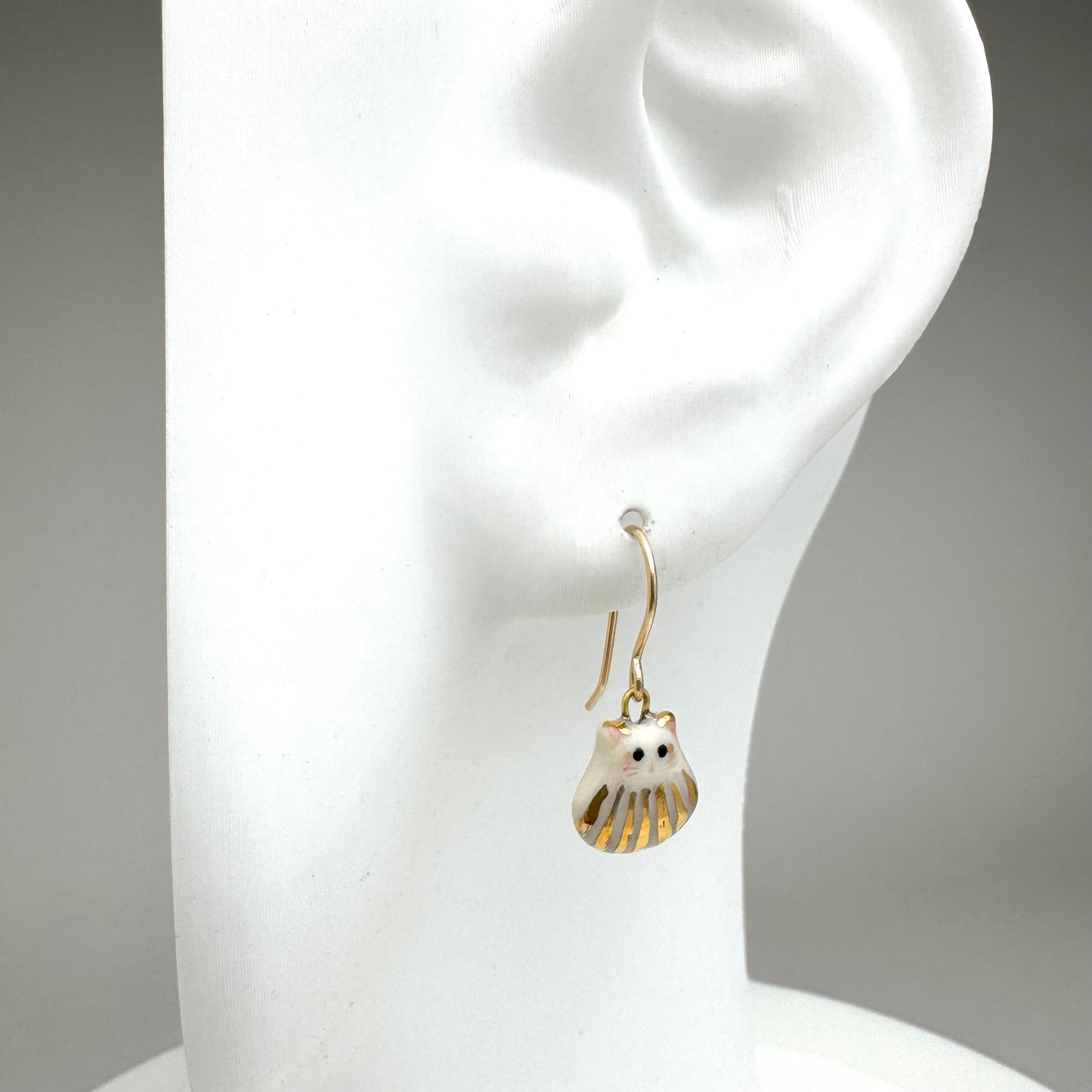 Seashell Cat Earrings