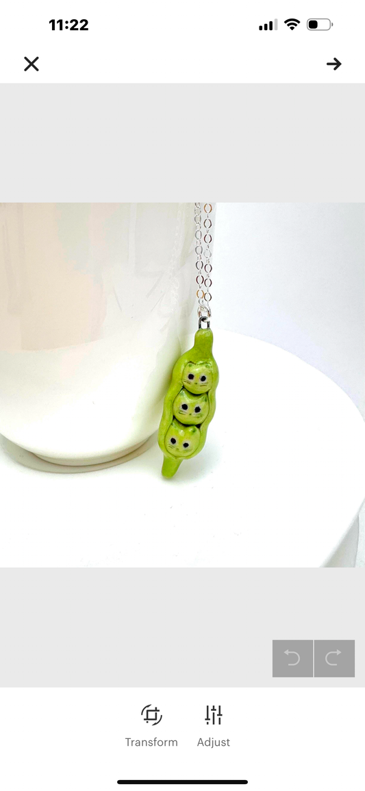 Pea Pod Cat Necklace