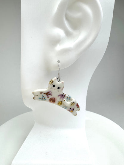 Flower Motif Cat Earrings