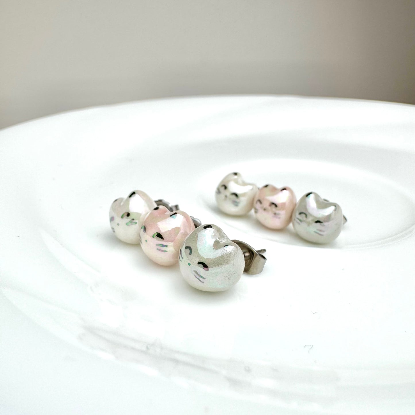 Pearly Cat Stud Earrings