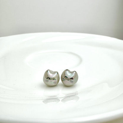 Pearly Cat Stud Earrings