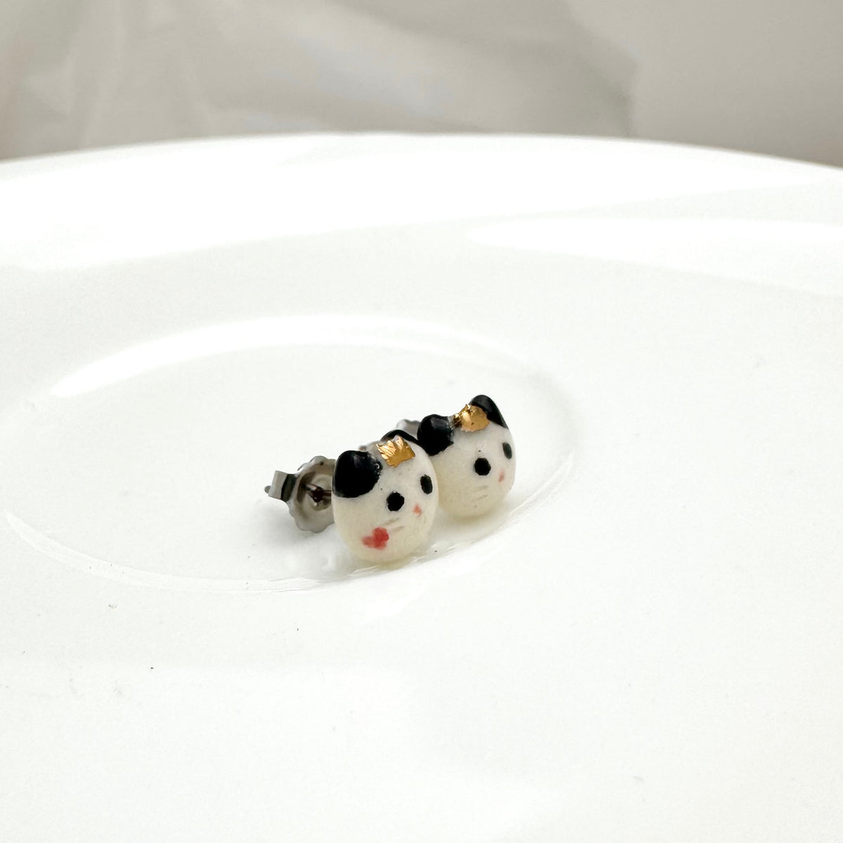Tiny Queen Cat Stud Earrings