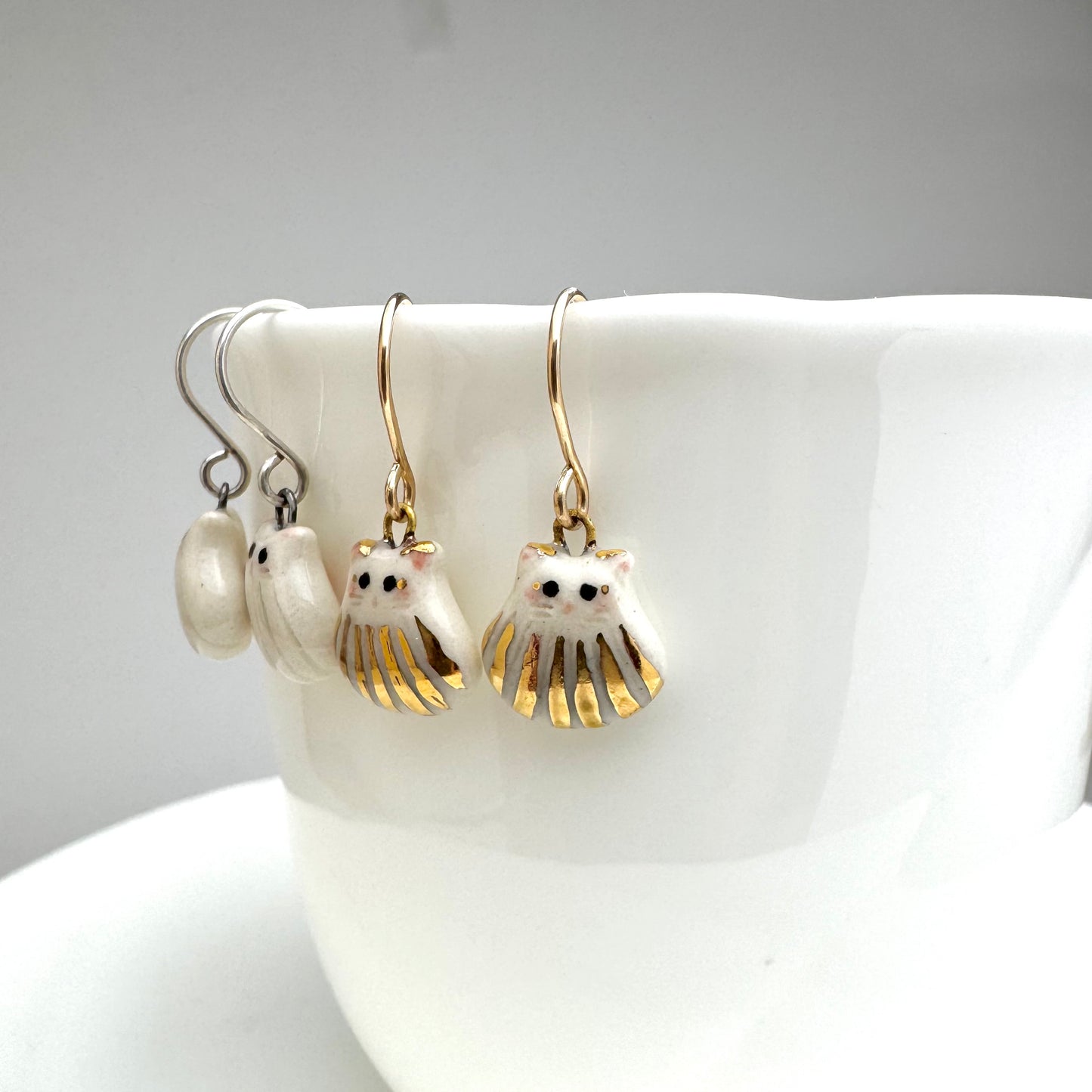 Seashell Cat Earrings