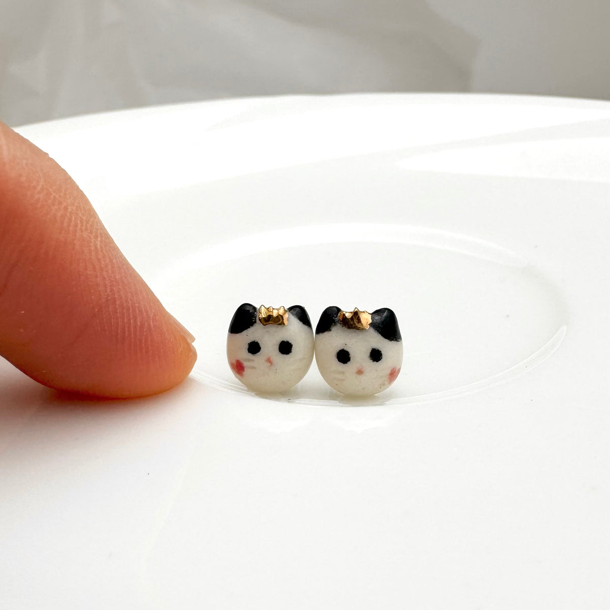 Tiny Queen Cat Stud Earrings
