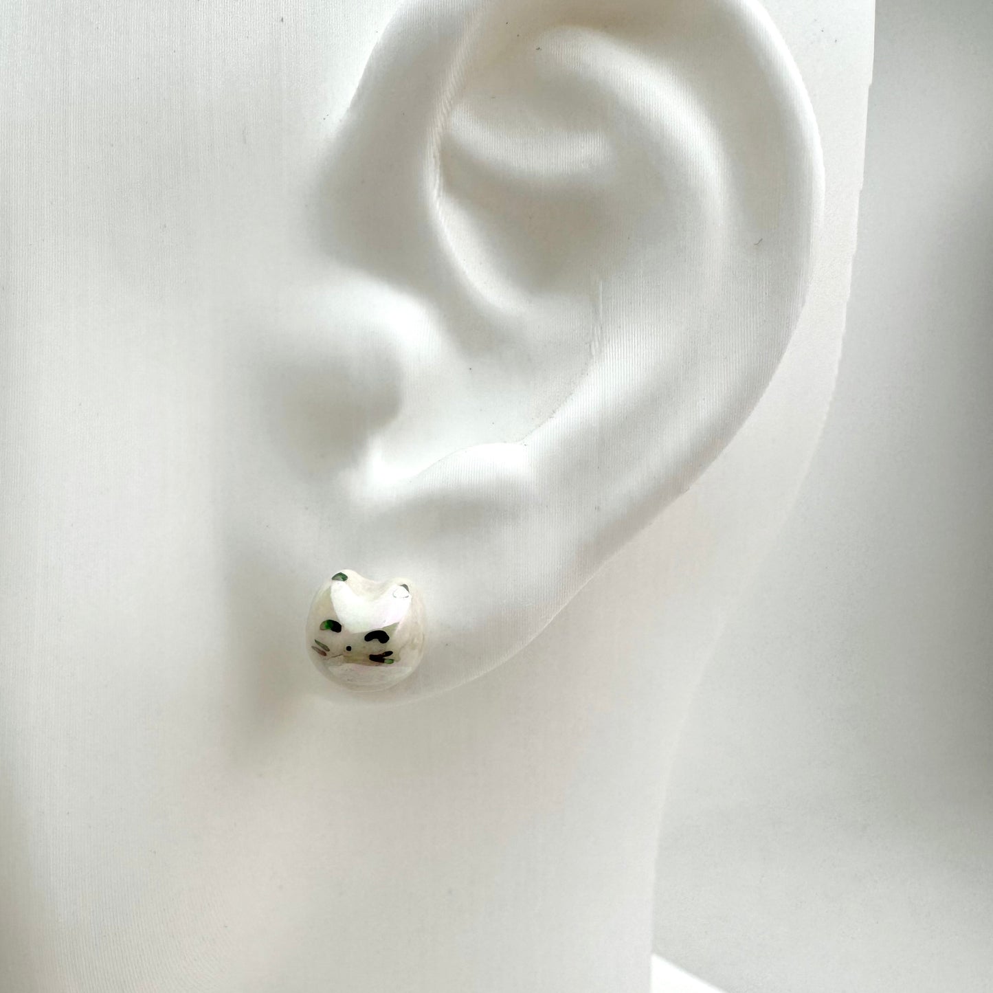 Pearly Cat Stud Earrings