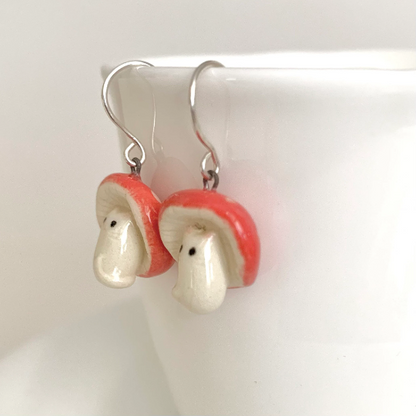 Colar de Miçangas e Brinco de Cogumelo (Mushroom beaded necklace earrings)  
